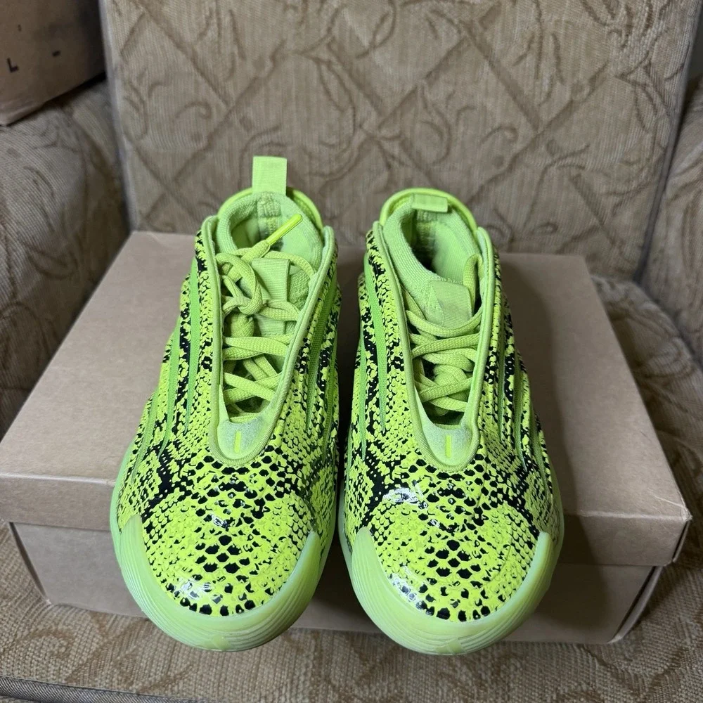 Adidas Harden Volume 9 Green Snakeskin JR8289 Men's Size 7 Basketball Sneakers